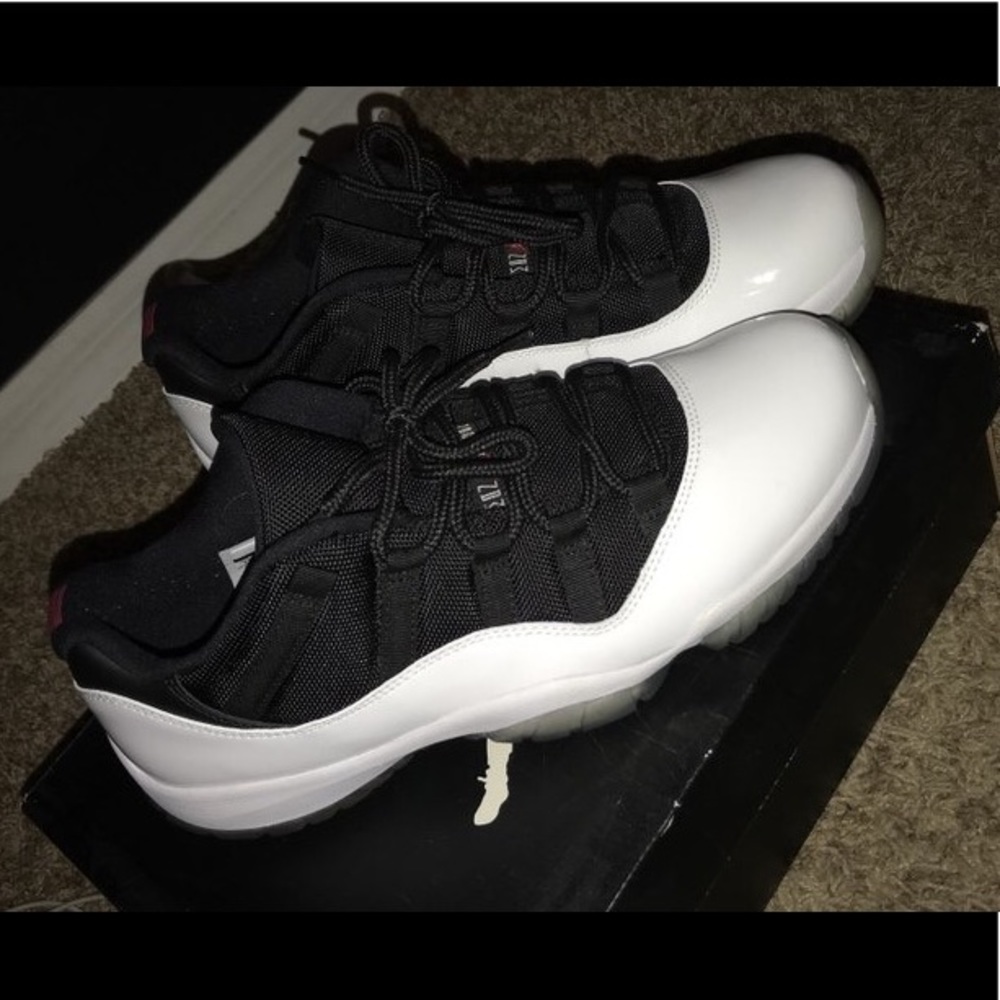 Jordan Retro 11 - Picture 1 of 1